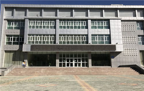 新疆阿合奇县剧院里的“小秘密”
