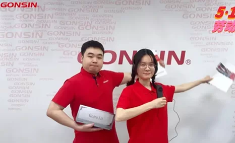 光荣属于劳动者,幸福属于劳动者,向劳动者致敬!
